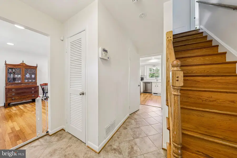 4 Burket Ct, Silver Spring, MD 20910 - #2