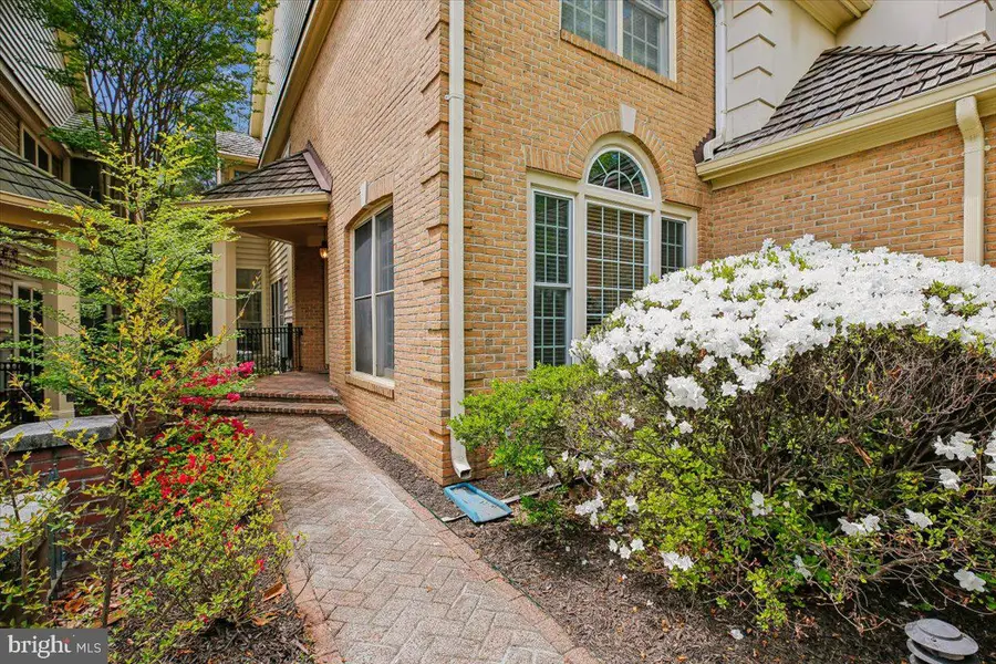 7940 Turncrest Dr, Potomac, MD 20854 - #2