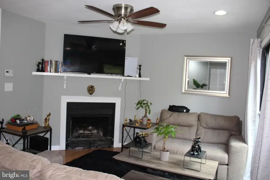 9878 Brookridge Ct, Montgomery Village, MD 20886 - #3