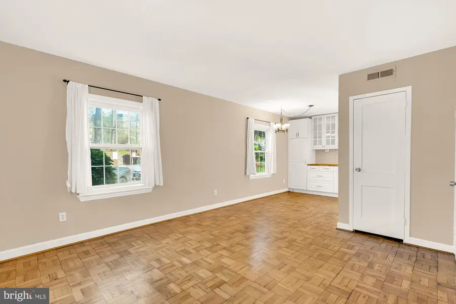 1824 East West Hwy #1824, Silver Spring, MD 20910 - #3