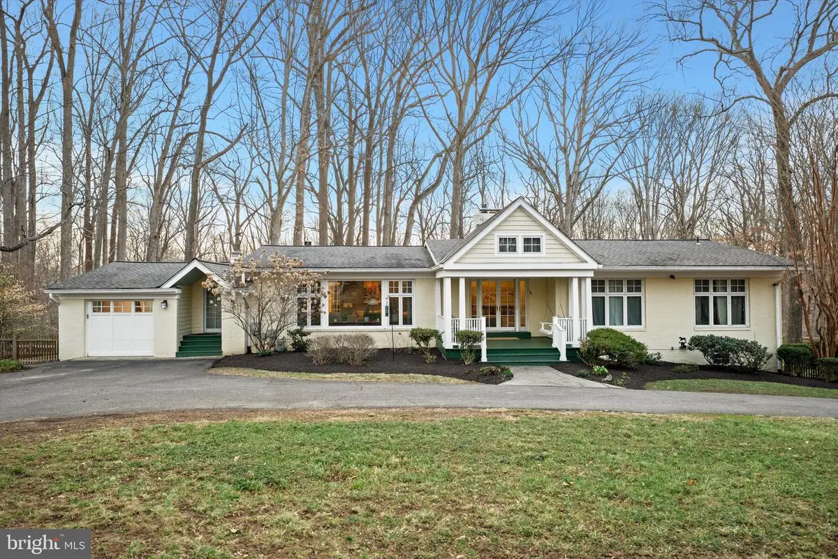 8505 Horseshoe Ln, Potomac, MD 20854 - #1