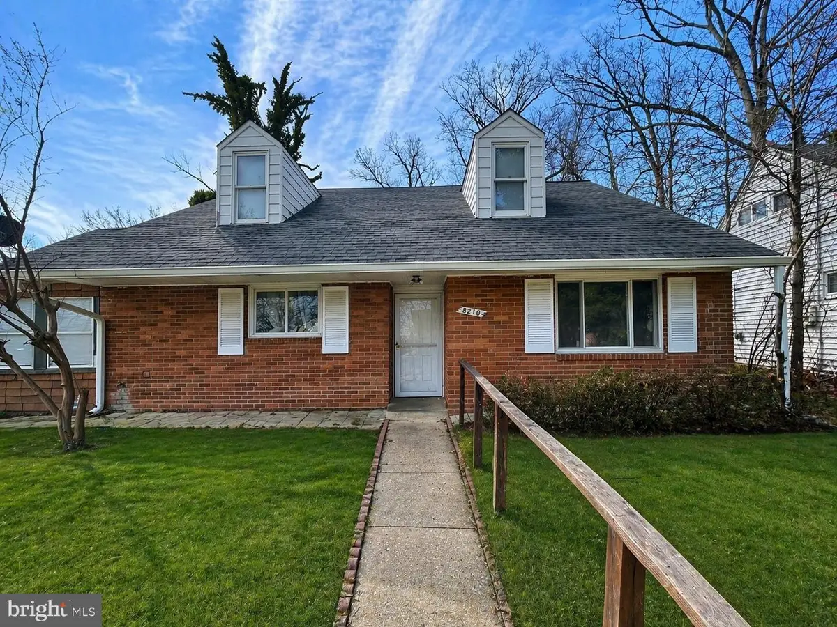 8210 Tahona Dr, Silver Spring, MD 20903 - #1