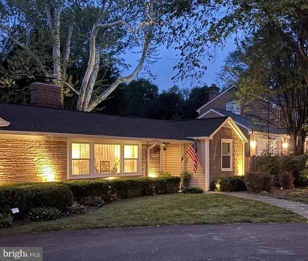 3707 East West Hwy, CHEVY CHASE, MD 20815