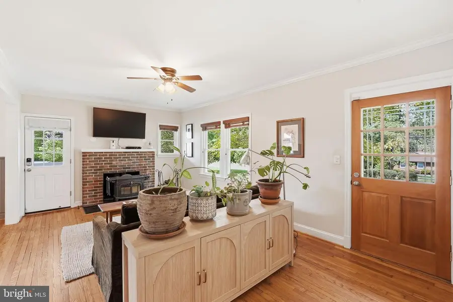1811 Ednor Rd, Silver Spring, MD 20905 - #2