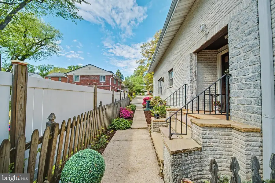 5812 Greenlawn Dr, Bethesda, MD 20814 - #3