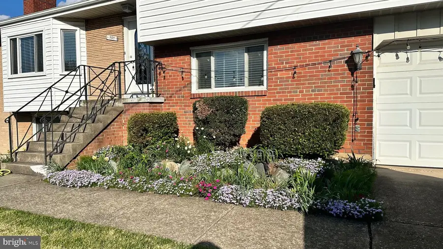 907 Tracy Dr, Silver Spring, MD 20904 - #2