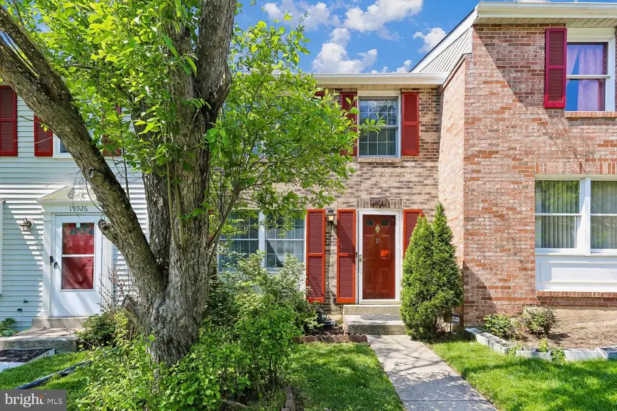 19928 Buhrstone Dr, Gaithersburg, MD 20886 - #2