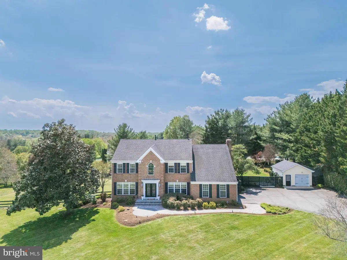 9204 Huntmaster Rd, Gaithersburg, MD 20882 - #1