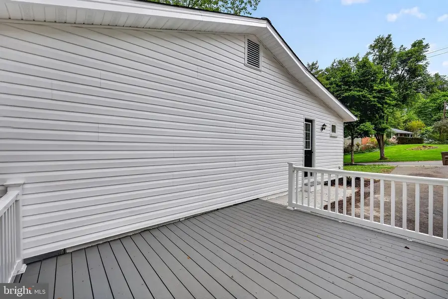 731 Owens St, Rockville, MD 20850 - #3