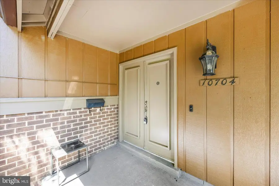 10704 Wayridge Dr, Montgomery Village, MD 20886 - #2
