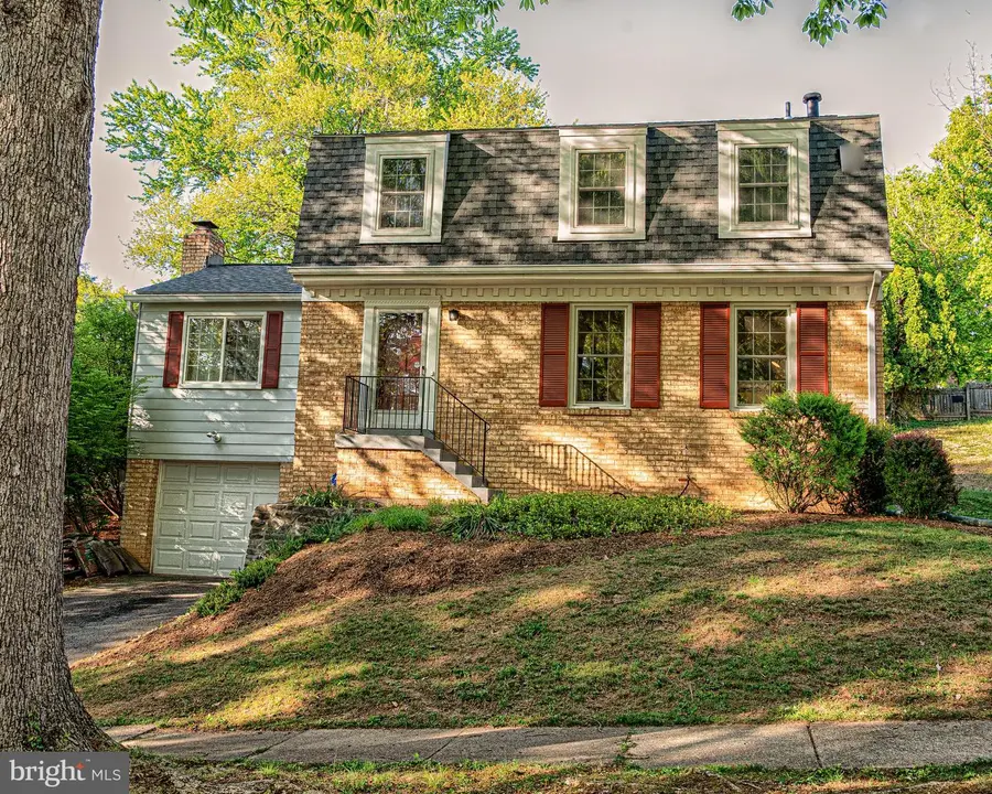 15 Grovepoint Ct, Rockville, MD 20854 - #2