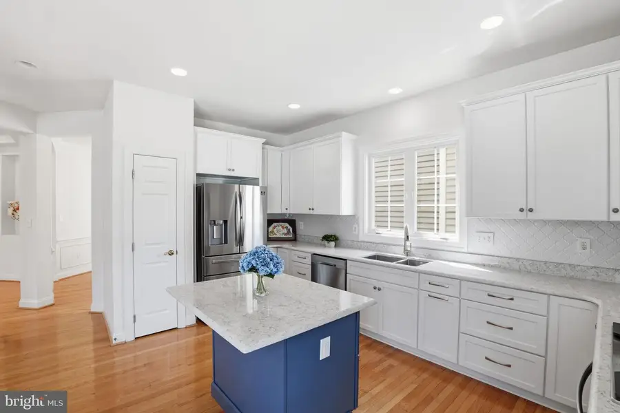 968 Featherstone St, Gaithersburg, MD 20878 - #2