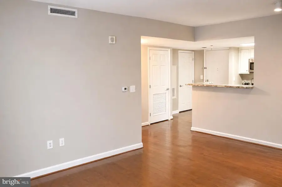 11710 Old Georgetown Rd #527, North Bethesda, MD 20852 - #3