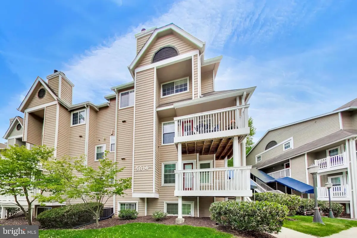 5814 Inman Park Cir #220, Rockville, MD 20852 - #1