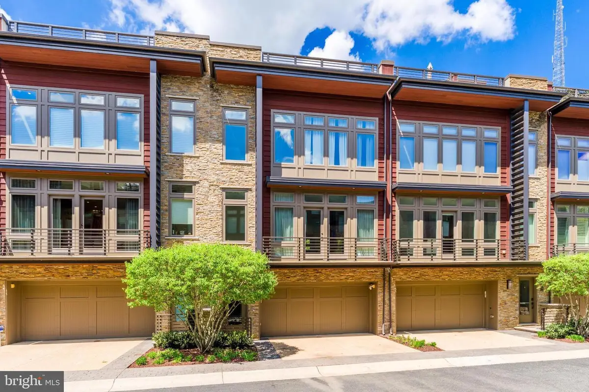 5125 Willet Bridge Rd, Bethesda, MD 20816 - #1