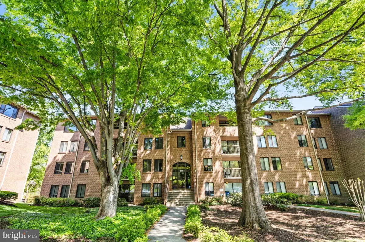 5817 Edson Ln #101, Rockville, MD 20852 - #1