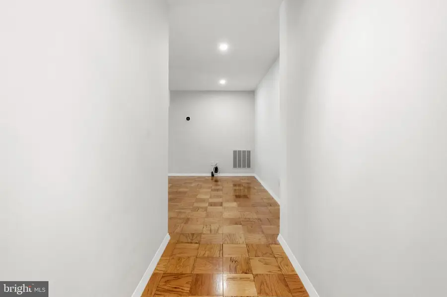 5817 Edson Ln #101, Rockville, MD 20852 - #2