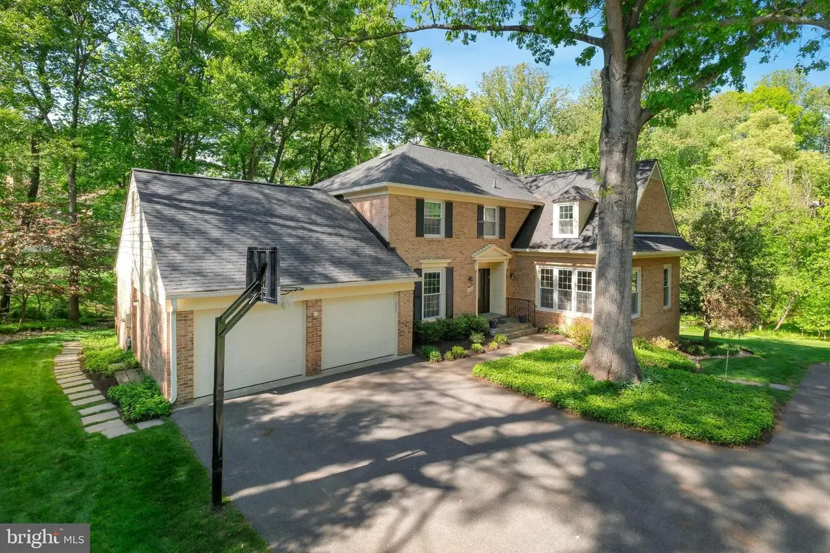 9437 Reach Rd, Potomac, MD 20854 - #1