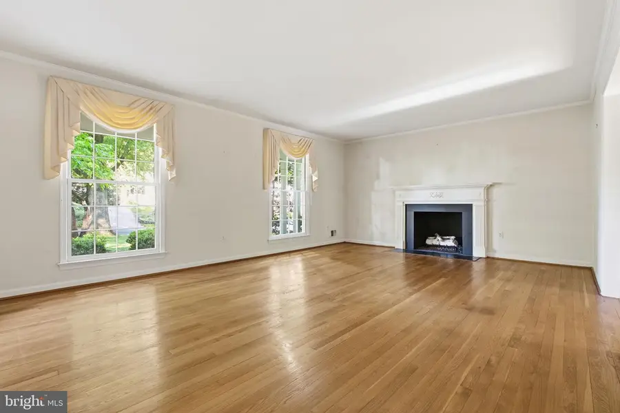 7305 Masters Dr, Potomac, MD 20854 - #3