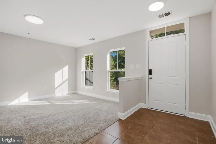 11910 Weybridge Ln, Germantown, MD 20876 - #3