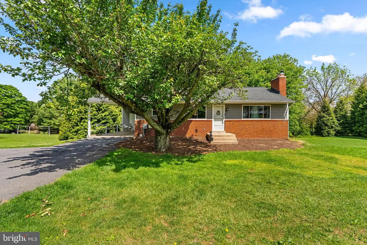7301 Chrome Mine Rd, Gaithersburg, MD 20882 - #1