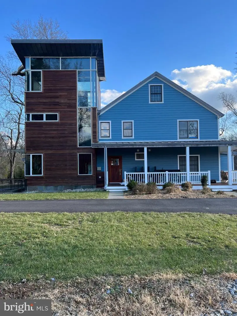 10420 Oaklyn Dr, Rockville, MD 20854 - #2