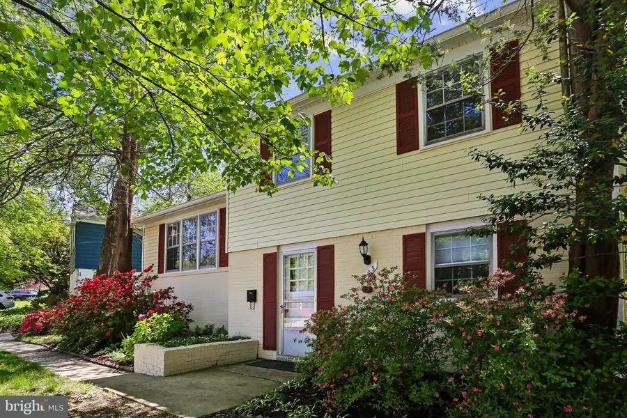 803 Burdette Rd, Rockville, MD 20851 - #2