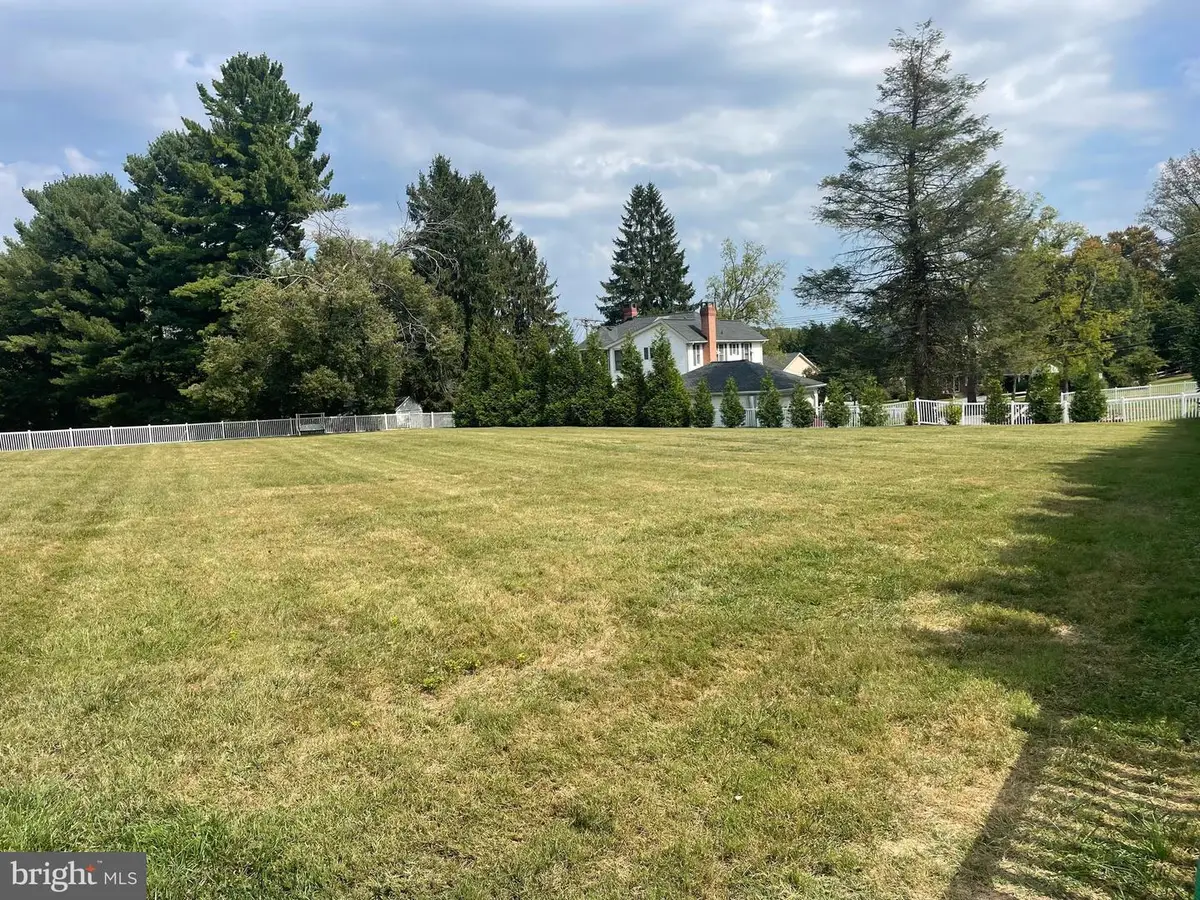 19205 Liberty Mill Rd, Germantown, MD 20874 - #1