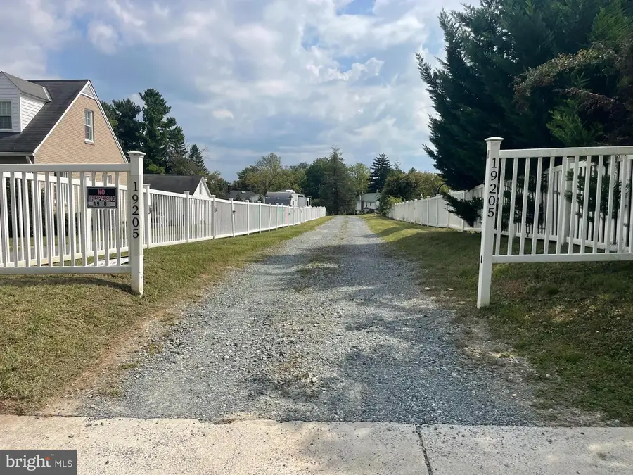 19205 Liberty Mill Rd, Germantown, MD 20874 - #3