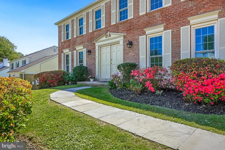 9120 Paddock Ln, Potomac, MD 20854 - #2