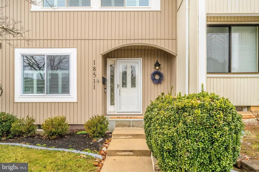 18511 Eagles Roost Dr, Germantown, MD 20874 - #2