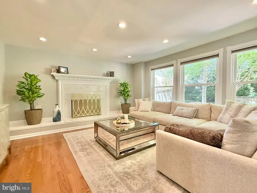 12213 Galesville Dr, Gaithersburg, MD 20878 - #2