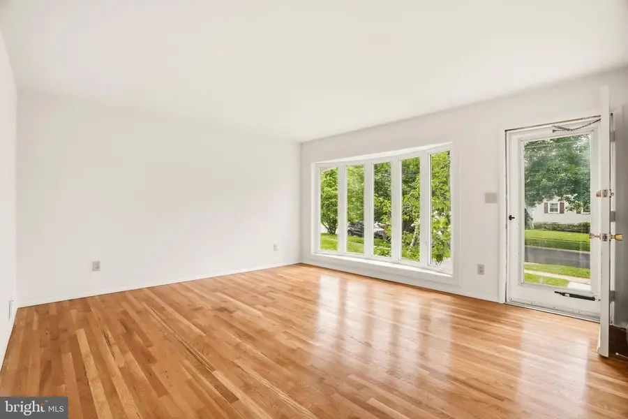 4305 Joplin Dr, Rockville, MD 20853 - #3