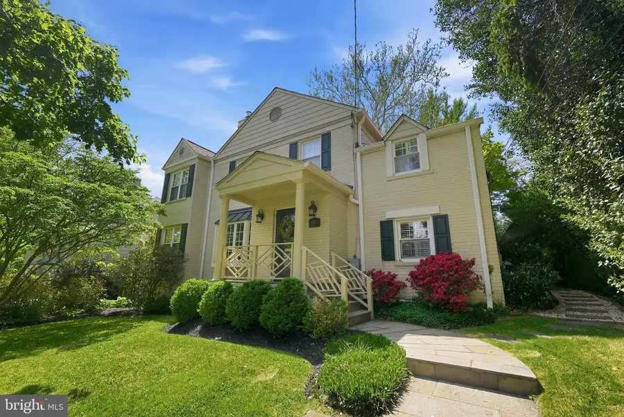 8504 Lynwood Pl, Chevy Chase, MD 20815 - #3