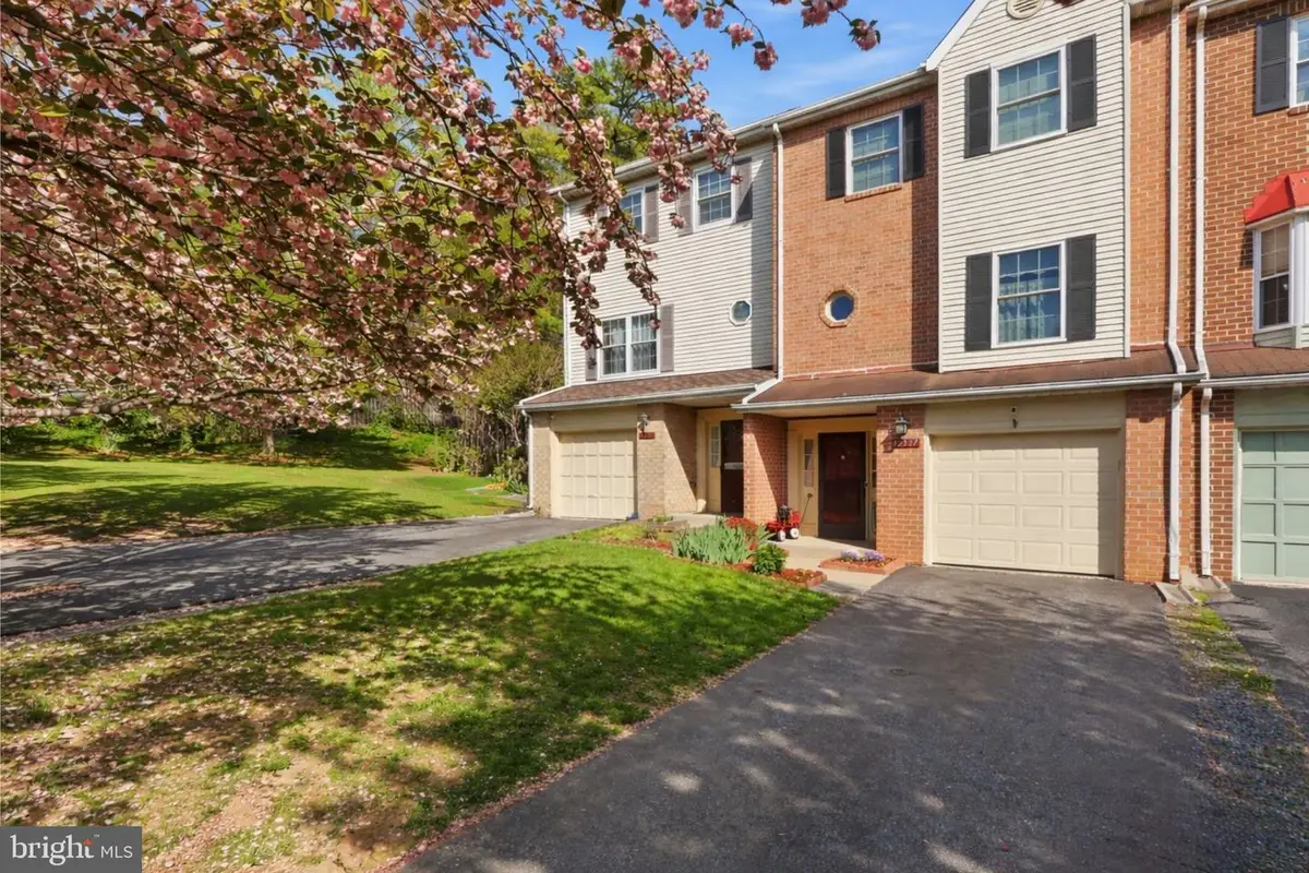 19517 White Saddle Dr, Germantown, MD 20874 - #1