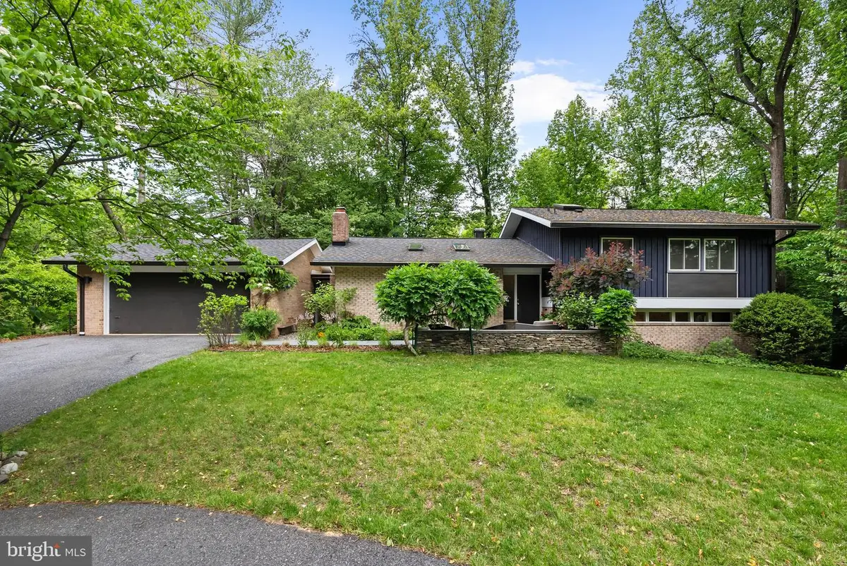 8034 Park Overlook Dr, Bethesda, MD 20817 - #1