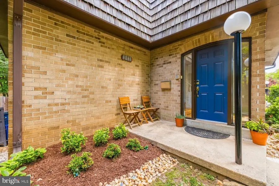 8029 Inverness Ridge Rd, Potomac, MD 20854 - #2
