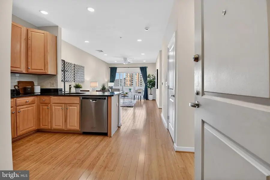 8045 Newell St #504, Silver Spring, MD 20910 - #2