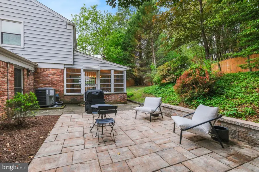 10900 Gainsborough Rd, Potomac, MD 20854 - #2