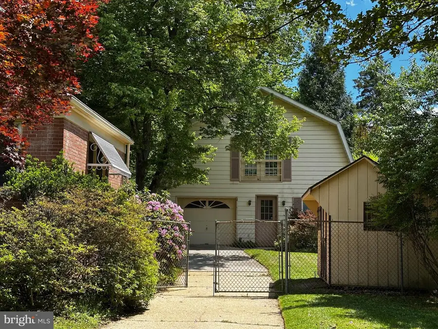 9903 Thornwood Rd, Kensington, MD 20895 - #2