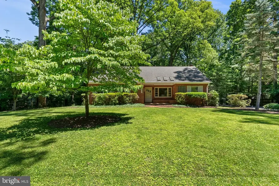 14221 Hi Wood Dr, Rockville, MD 20850 - #2