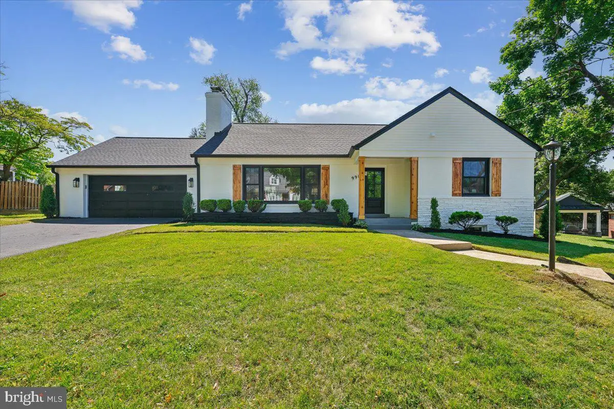 9915 Wildwood Rd, Kensington, MD 20895 - #1