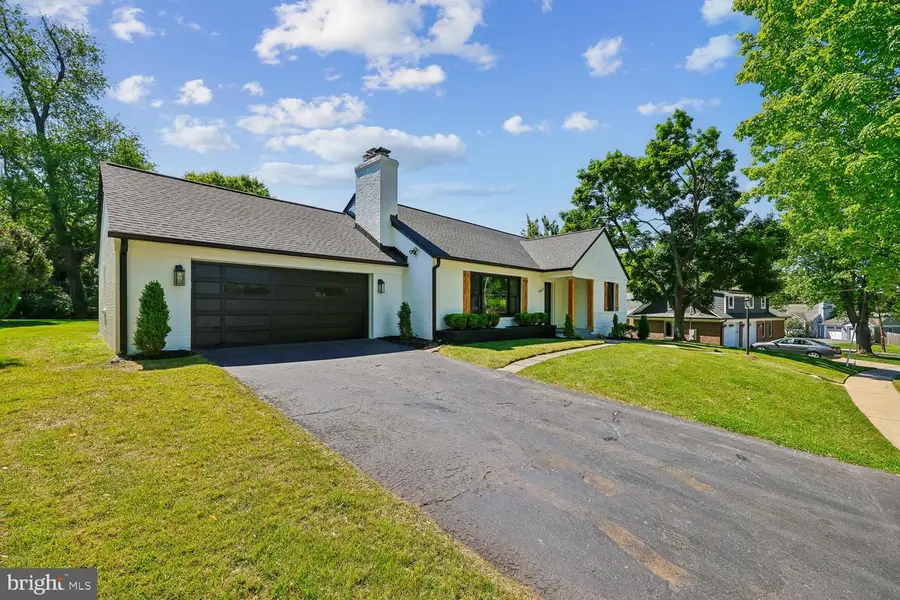 9915 Wildwood Rd, Kensington, MD 20895 - #3