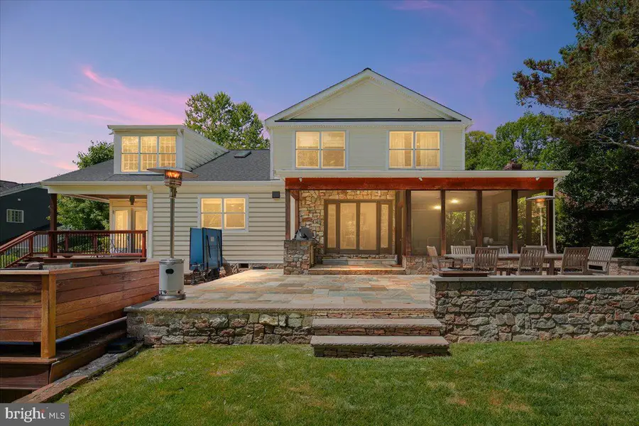 6413 Kenhowe Dr, Bethesda, MD 20817 - #2