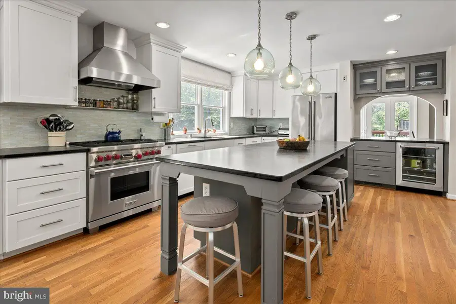 6413 Kenhowe Dr, Bethesda, MD 20817 - #3