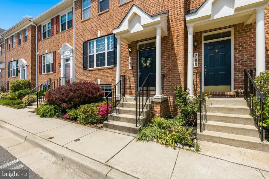 207 Longpoint Way, Gaithersburg, MD 20878 - #3