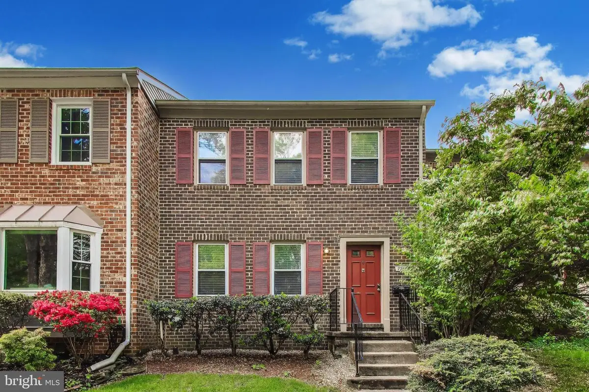 7709 Heatherton Ln, Rockville, MD 20854 - #1
