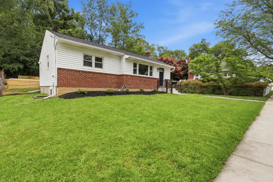 403 Carl St, Rockville, MD 20851 - #3