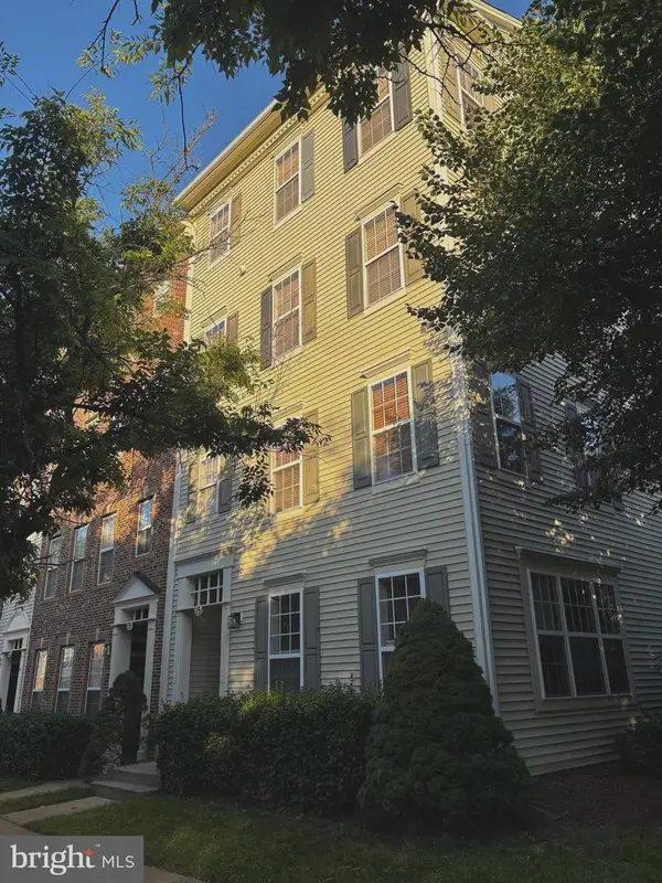 15 Swanton Ln #200, GAITHERSBURG, MD 20878