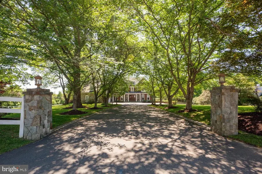 8800 Saunders Ln, Bethesda, MD 20817 - #2